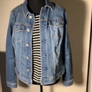 NWT Talbots Classic Jean Jacket. Size Medium